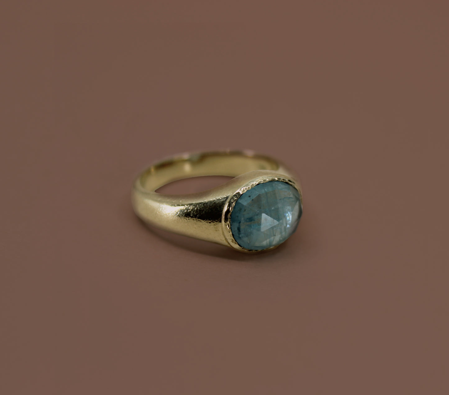 10KY Gold Bezel Set Rose-cut Kyanite Ring